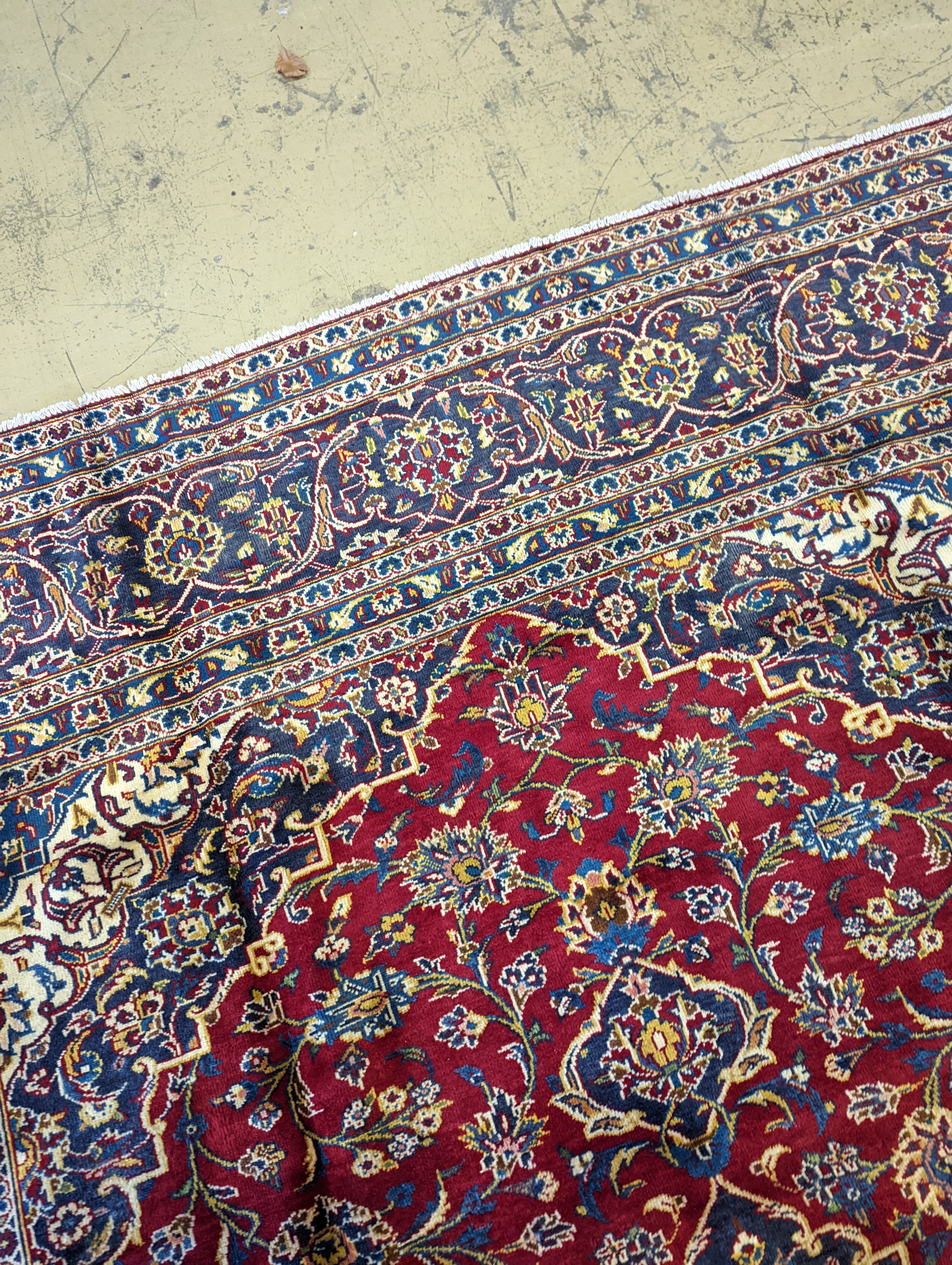 A Kashan carpet, 330 x 244cm